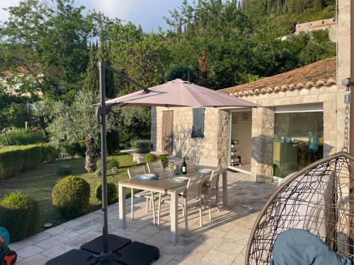 Κήπος έξω από το Charming Sea View "Villa Divine" - 2min from the sea