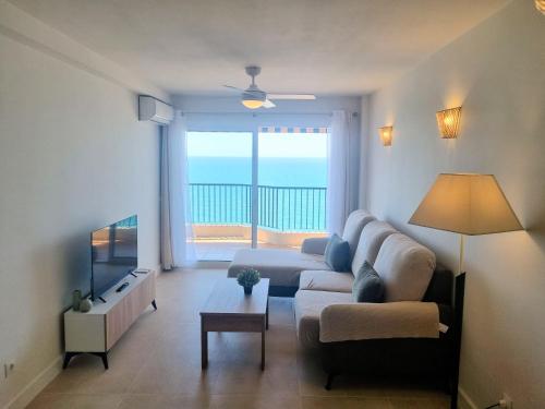 Las Antillas III Front Sea View Pool