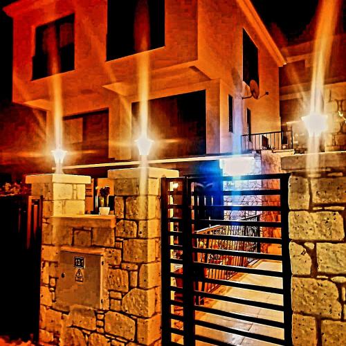 Φωτογραφία από το άλμπουμ του Sea view villa perla στο Τσεσμέ