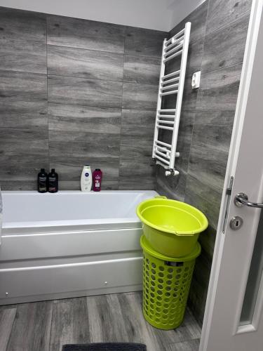 Ένα μπάνιο στο Apartament 2 camere