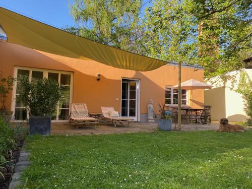 Κήπος έξω από το Villa Kersdorf