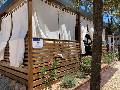 Zahrada ubytování LunaSky Biograd Mobile Home