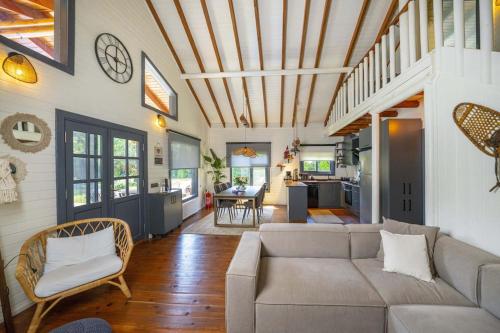 Area soggiorno di Ağaç Ev Sapanca - Isıtmalı Havuzlu Villa