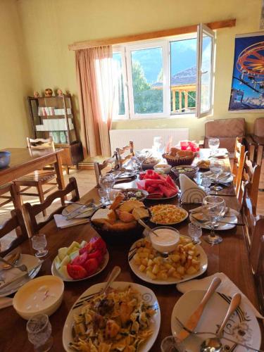 Fotografie z fotogalerie ubytování Guesthouse Daeli v destinaci Mazeri
