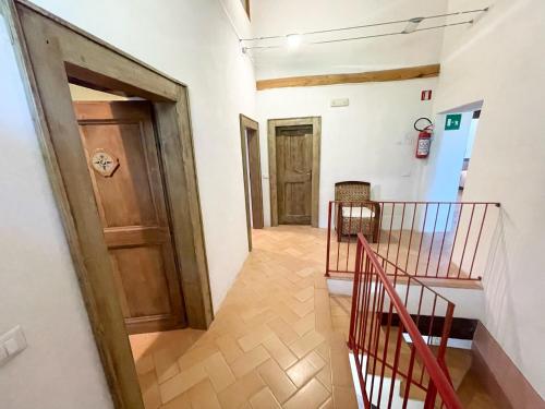 Fotografie z fotogalerie ubytování Spoleto Tranquilita sleeps 20 with Wifi Pool Yoga Studio Gardens and Views v destinaci Morro