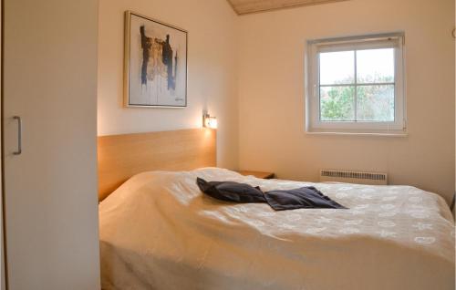 Postel nebo postele na pokoji v ubytování 3 Bedroom Nice Home In Nørre Nebel