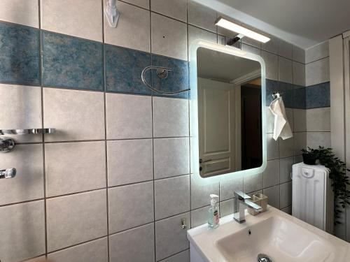 Cozy one bedroom apart in METS, 10-min walk to Acropolis