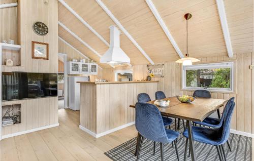 Η κουζίνα ή μικρή κουζίνα στο Holiday Home Bjerregårdsvej Hvide Sande Xi