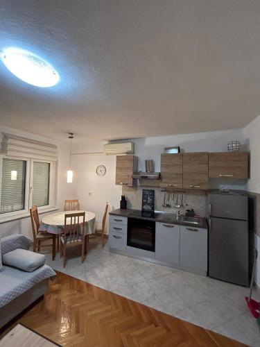 Apartmani DENI