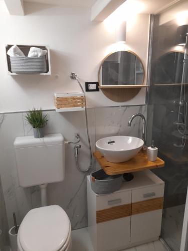 Ένα μπάνιο στο Sweet home Palermo