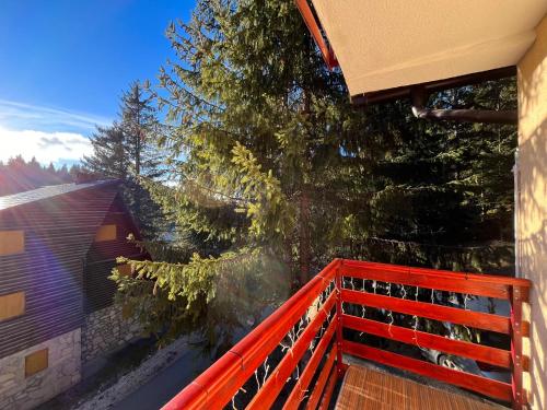 Un balcón o terraza en Villa "Pahulja" - Vlašić