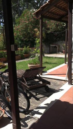 Taman di luar Il Pettirosso