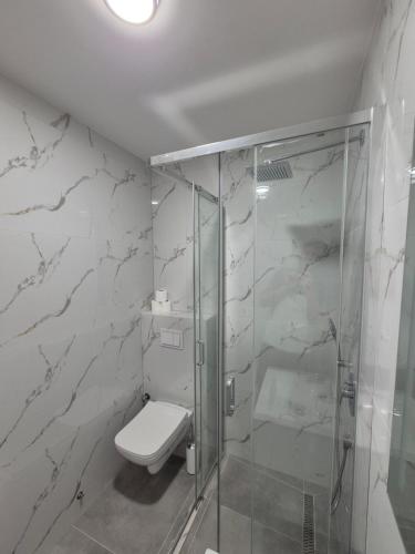 Ένα μπάνιο στο Frekuenca Apartments