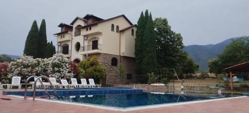 The swimming pool at or close to Villa Anna