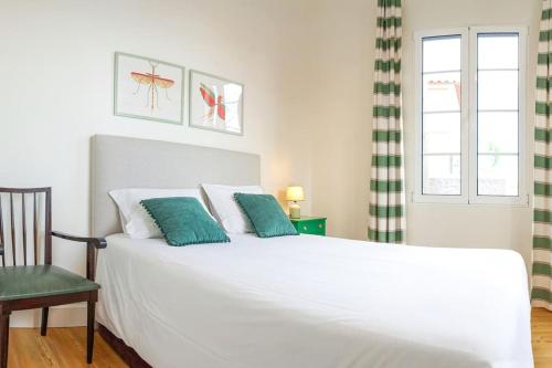 Renovated Traditional House w 3BR & Outdoor Space