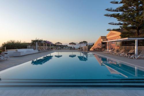 Πισίνα στο ή κοντά στο Hill Lofos Hotel
