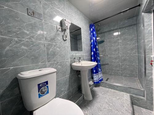 Ένα μπάνιο στο Asia Hostel