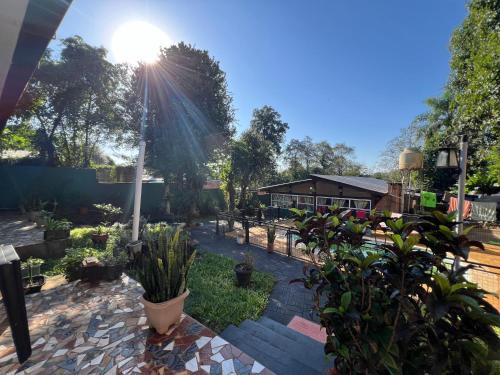 Taman di luar Hostel "Loost & Found"
