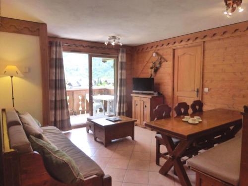 Résidence Fermes De Meribel Daguet - Appartement 3 pièces 6 personnes à Méribel Village aux pieds des pistes avec accès à la piscine couverte MAE-2020