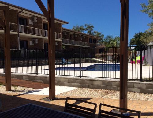 Piscina en o cerca de Hawks Nest Motel