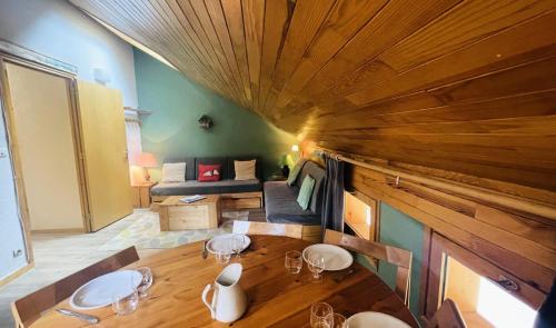 Résidence Les Eperonnelles - Appartement 3 pièces pour 6 personnes situé à Méribel Altiport, proche des pistes de ski et du golf MAE-2644