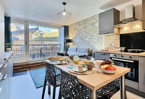 Résidence Les Hauts Lieux - Joli studio cabine 4 personnes à Tignes au pied des commerces et proche des pistes,avec vue imprenable sur le lac et le glacier MAE-2634