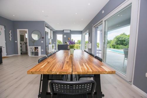 the Maj house