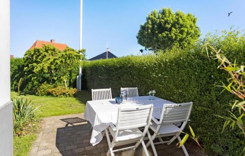 Zahrada ubytování 1 Bedroom Cozy Apartment In Svendborg