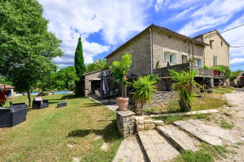PompignanにあるLa Bastide de Sigalasの石造りの家