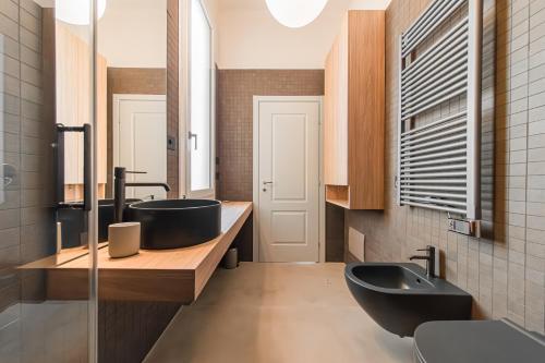 Ένα μπάνιο στο macan suite rooms