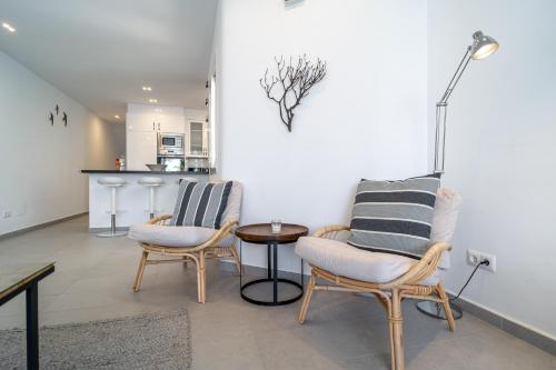 Tuhillo E1 Seaview Apartments Casasol