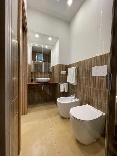 newly renovated apartment 13A photo 3