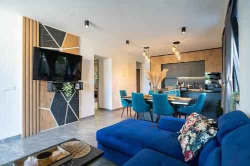 La Vista Azure by Belmont Realty