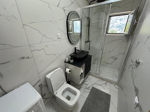 Koupelna v ubytování Luxury Kotor bay view studio