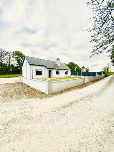 Gallery image of Paddys Cottage in Teach Munna