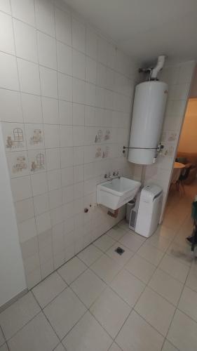 Ένα μπάνιο στο EDU's HOUSE III