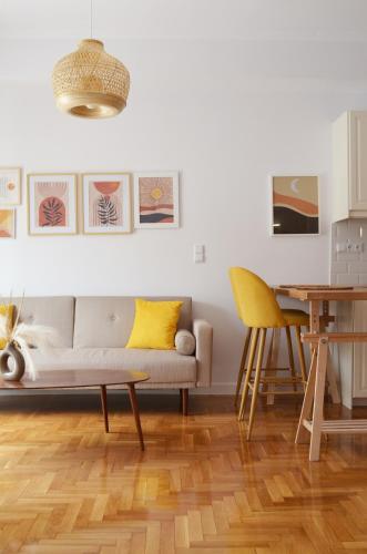 Apartment with terrace in a romantic alley, Plaka