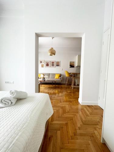 Apartment with terrace in a romantic alley, Plaka