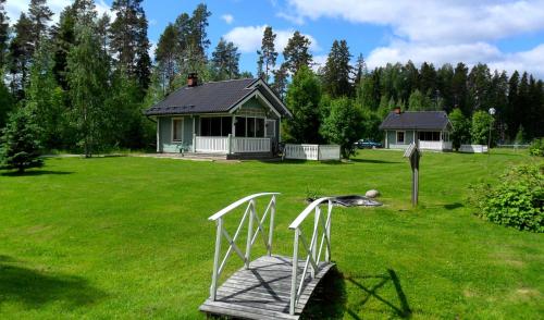 Taman di luar Lomakylä Tapiola