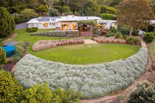 Κήπος έξω από το The Jasmine At Montville - Photo Shoot Location