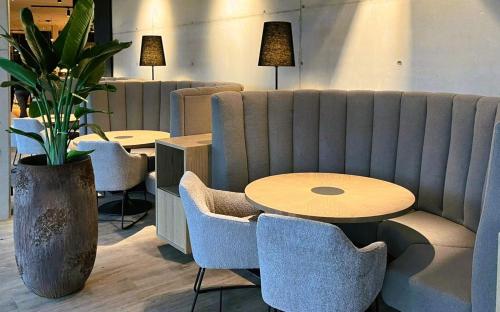 Hotel im Zentrum für Visionenにあるシーティングエリア