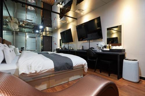 Televisyen dan/atau pusat hiburan di You&Me Hotel