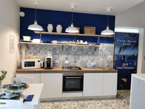 Kuchyň nebo kuchyňský kout v ubytování B&B casa Petrarca