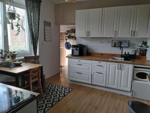 Η κουζίνα ή μικρή κουζίνα στο Nice HOME