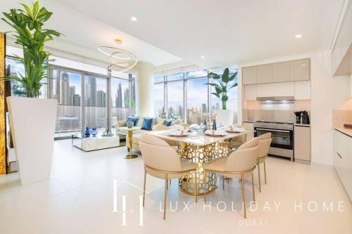 LUX The Marina Vista Beachfront Suite 3