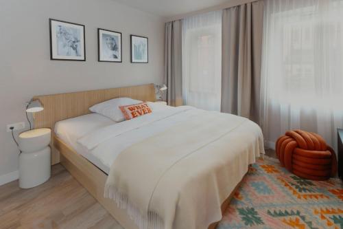 Hotel Lux Image