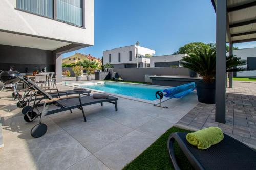 Designer Villa Luna near the sea - by Istrabook