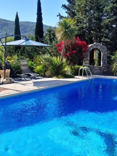 Πισίνα στο ή κοντά στο Gîte 2 pers dans havre de paix cévenol