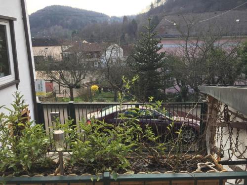 Nespecifikovaný výhled na hory nebo výhled na hory při pohledu z prázdninového domu