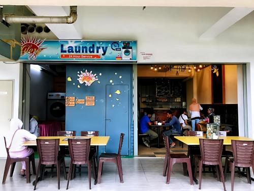 Ein Restaurant oder anderes Speiselokal in der Unterkunft Peony Apartment Cameron Highland 